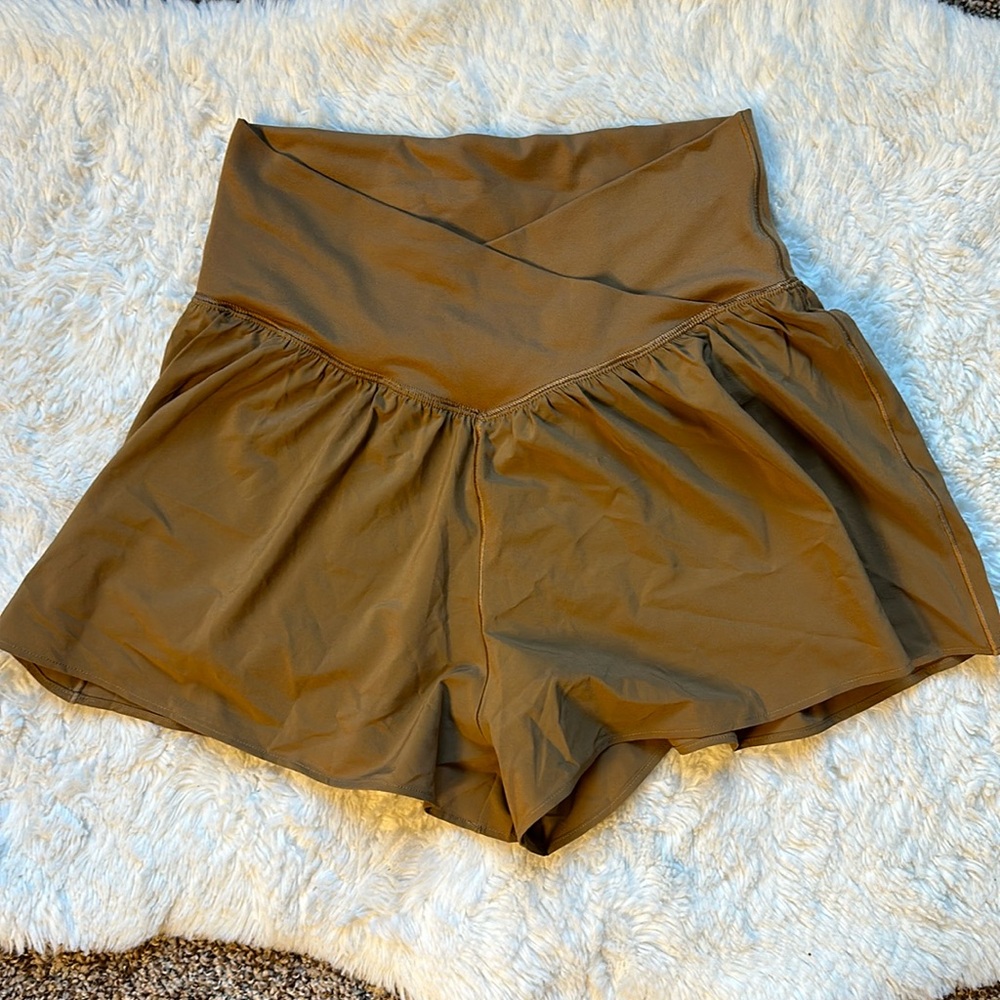 NWOT Aerie Crossover Flowy Short
